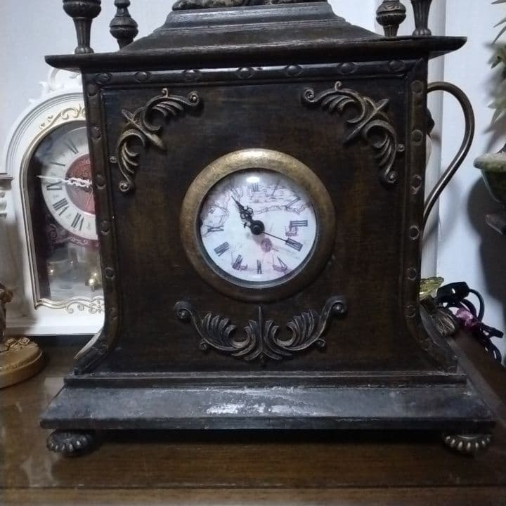 獅子彫刻の置時計✨稼働品✨アンティーク風ヴィンテージ