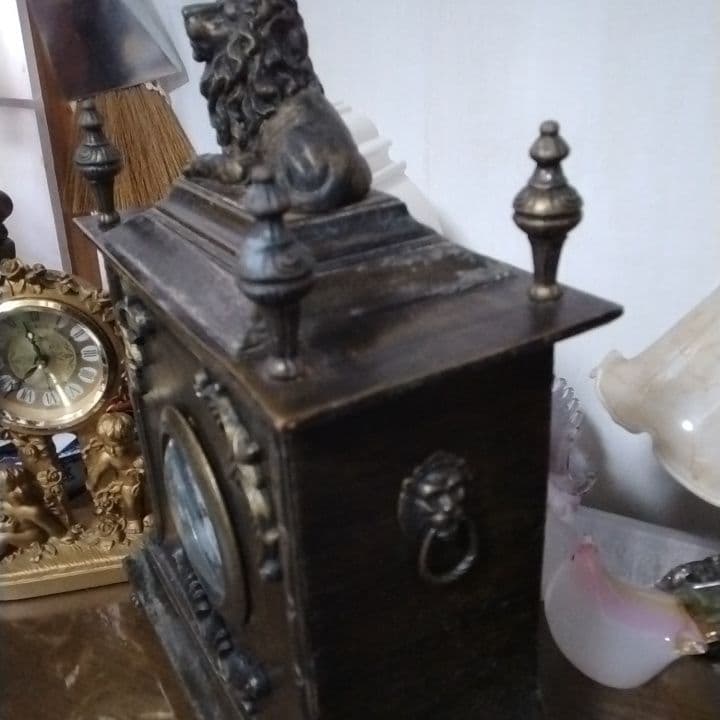 獅子彫刻の置時計✨稼働品✨アンティーク風ヴィンテージ