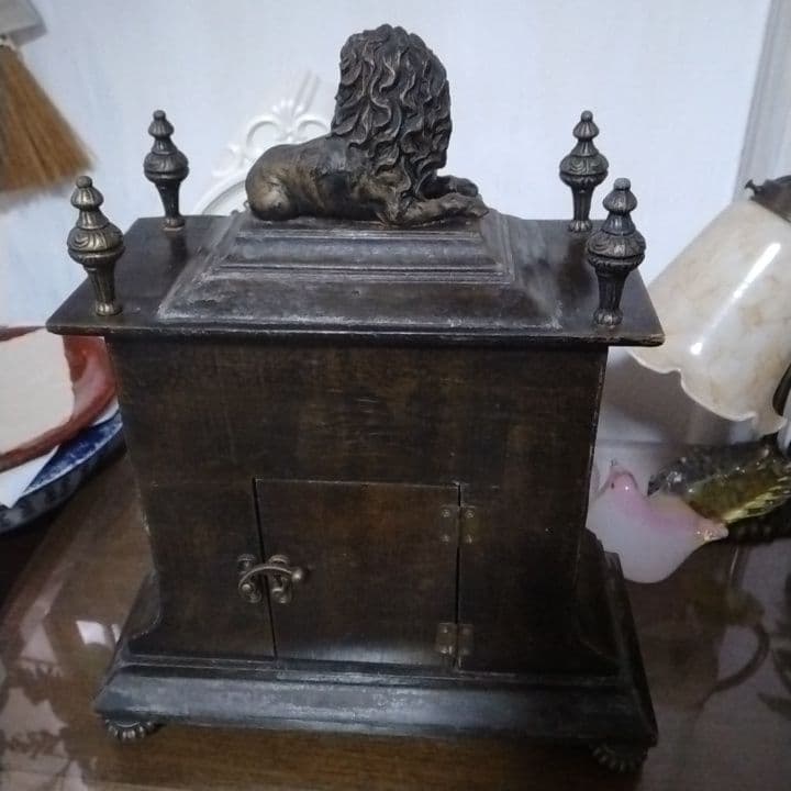 獅子彫刻の置時計✨稼働品✨アンティーク風ヴィンテージ