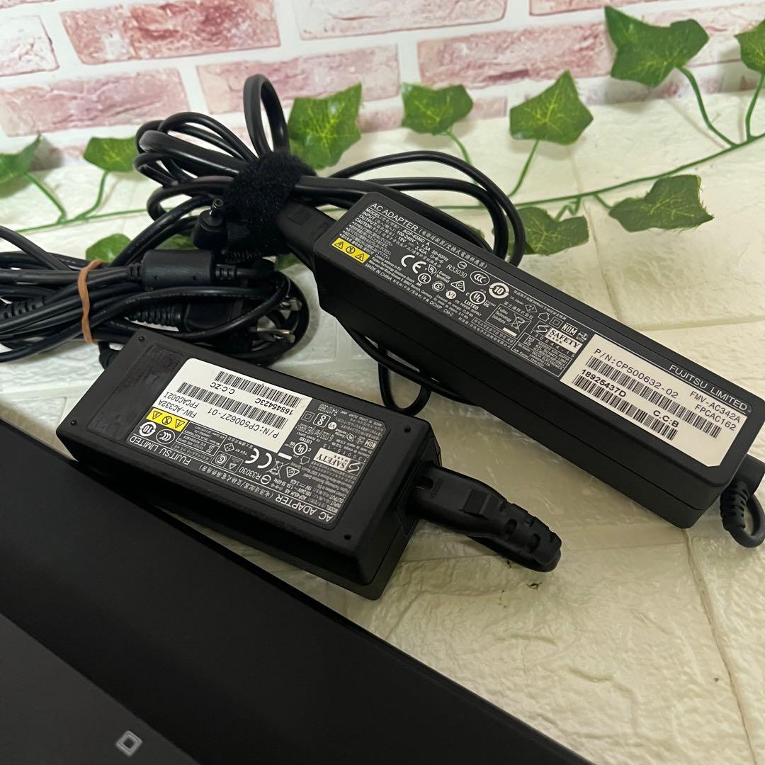 付属品多数富士通タブレット美品 SSD128GB★前後カメラ ノートPC353