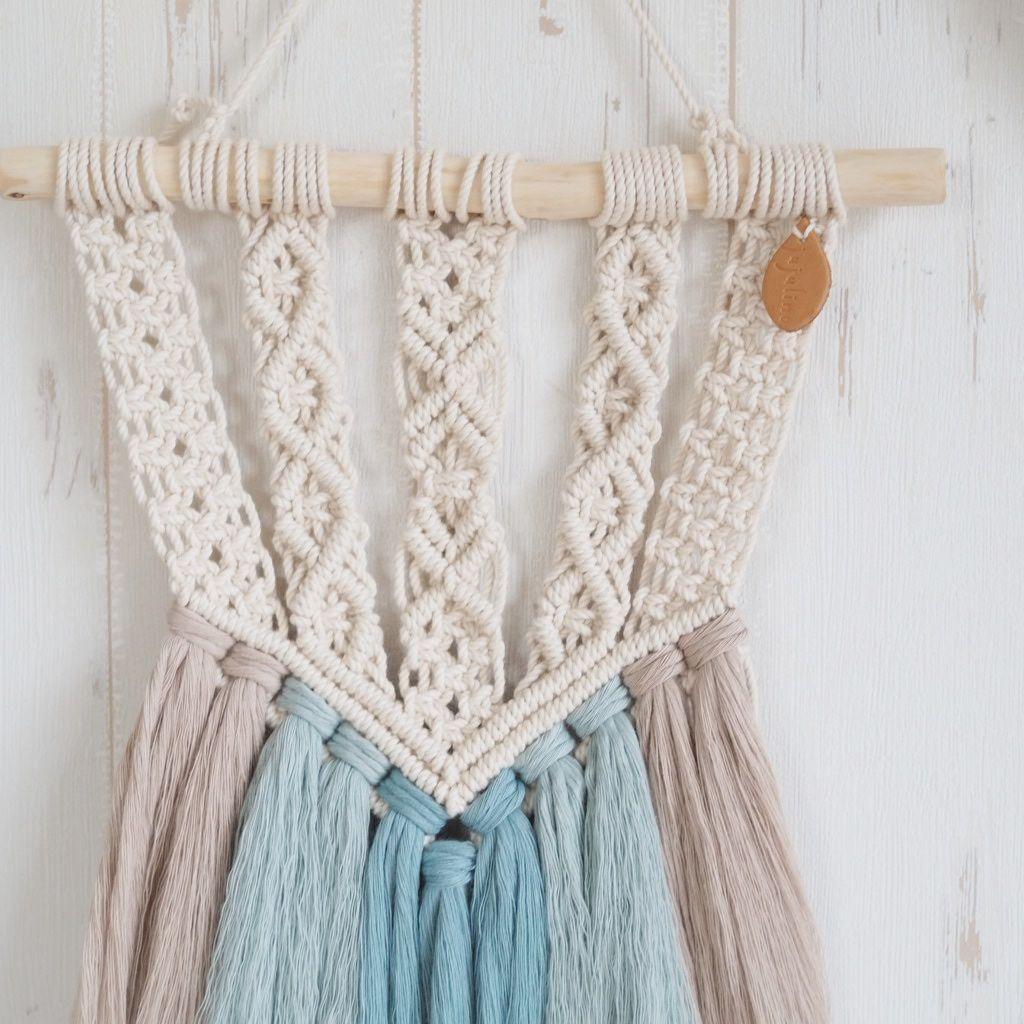 No.102 ふさふさフリンジのマクラメタペストリー