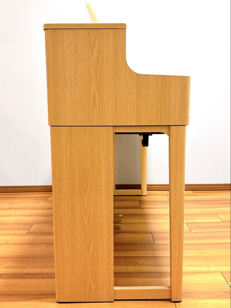 むうRoland 電子ピアノ HP704-LA 2019年製