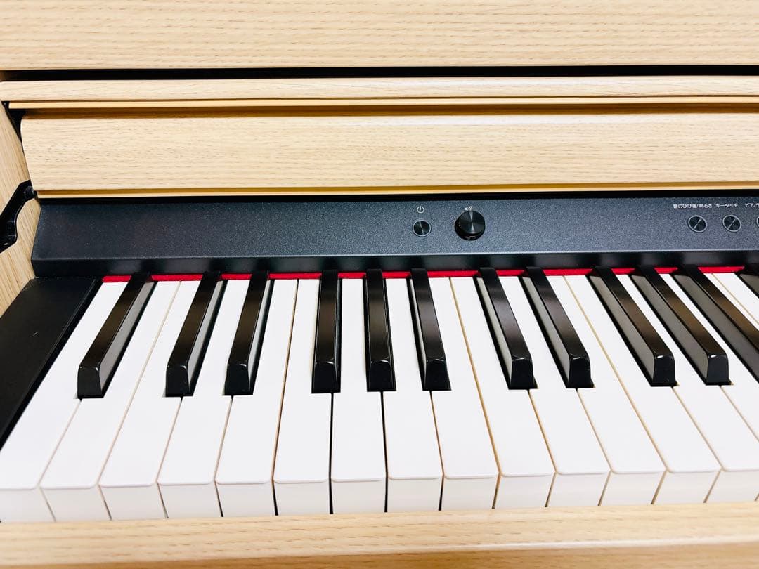 むうRoland 電子ピアノ HP704-LA 2019年製