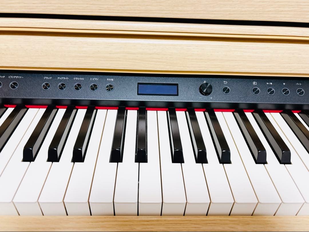 むうRoland 電子ピアノ HP704-LA 2019年製