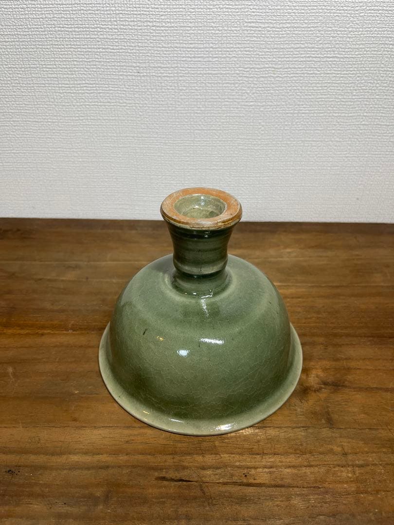 明時代　龍泉窯　青磁高足刻花文茶碗　明