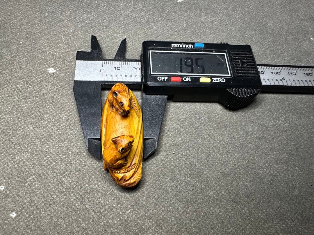 極上　根付　天然素材　アンティーク　和彫　置物　骨董　飾り物　古美術品　 置物