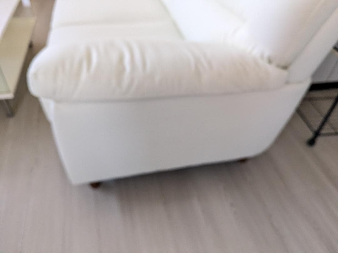 新品同様［3人掛］ソファ 幅209 合成皮革 アイボリー 色