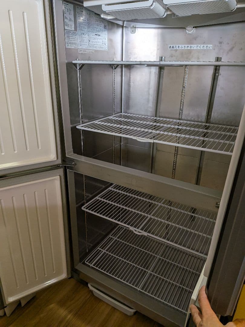 値下げ！縦型冷凍庫 2025新品購入 使用5ヶ月 保証期間内 省エネ 100v