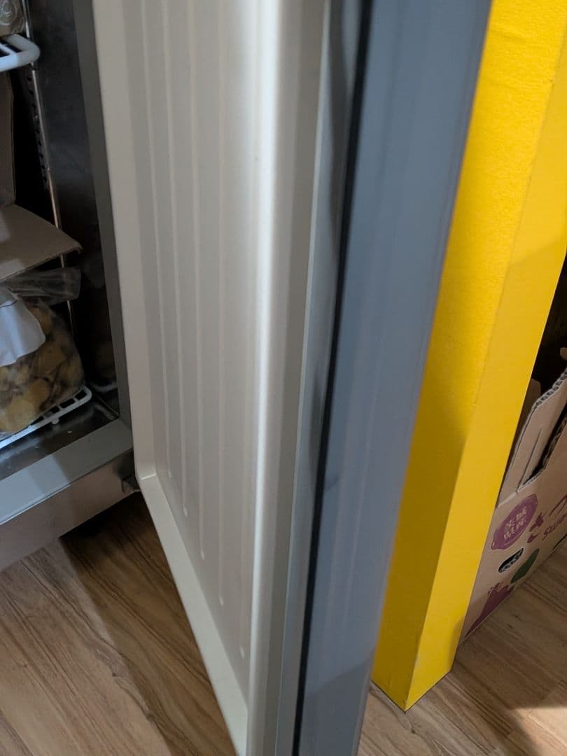 値下げ！縦型冷凍庫 2025新品購入 使用5ヶ月 保証期間内 省エネ 100v