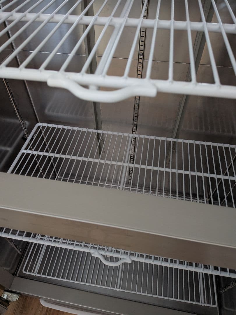 値下げ！縦型冷凍庫 2025新品購入 使用5ヶ月 保証期間内 省エネ 100v