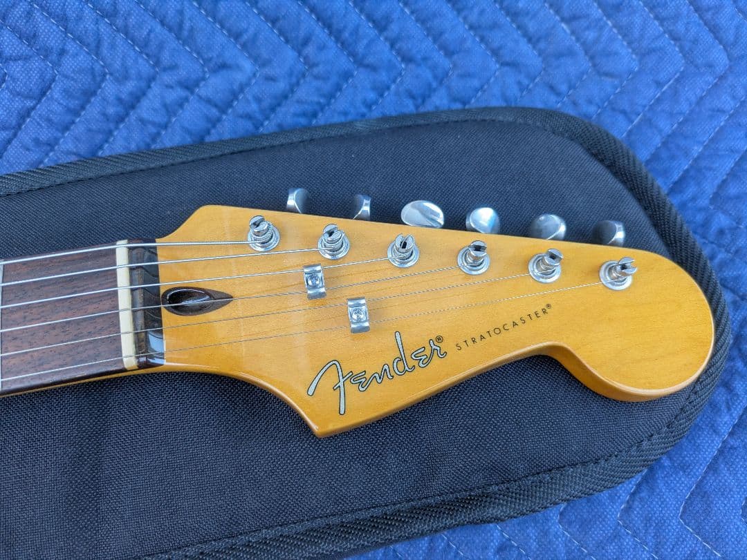 Fender Modern Player Stratocaster　ストラト