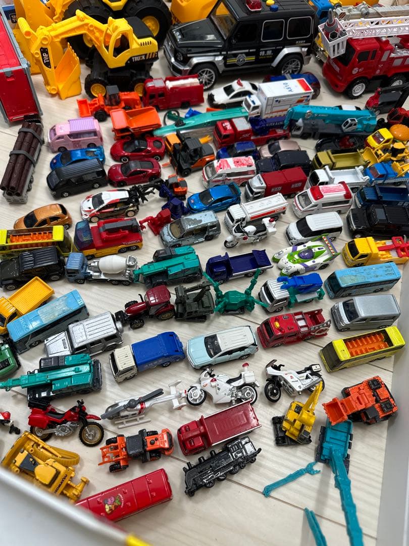 まとめ売り　トミカ　車　こども　おもちゃ　総額5万円相当　新品未使用有り