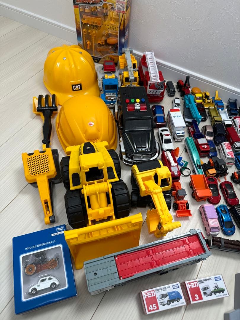 まとめ売り　トミカ　車　こども　おもちゃ　総額5万円相当　新品未使用有り