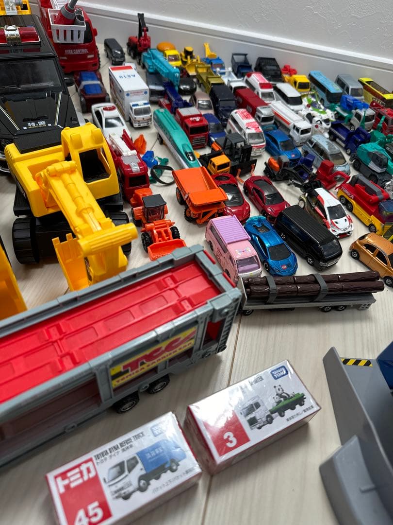 まとめ売り　トミカ　車　こども　おもちゃ　総額5万円相当　新品未使用有り