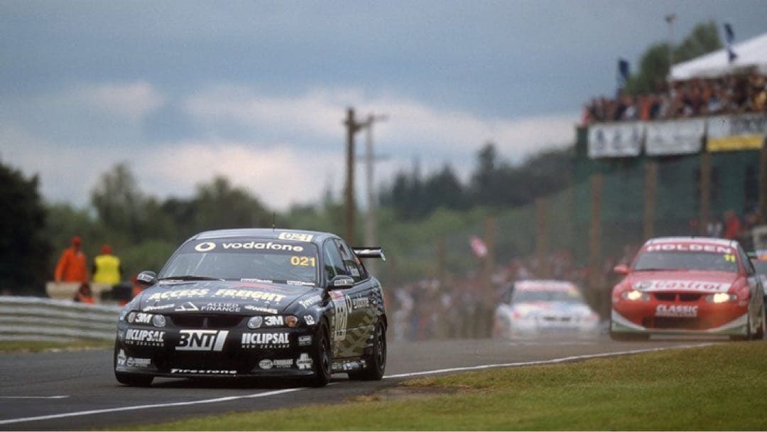 国内未入荷 1000台限定 1/18 CC ホールデン VX コモドア V8