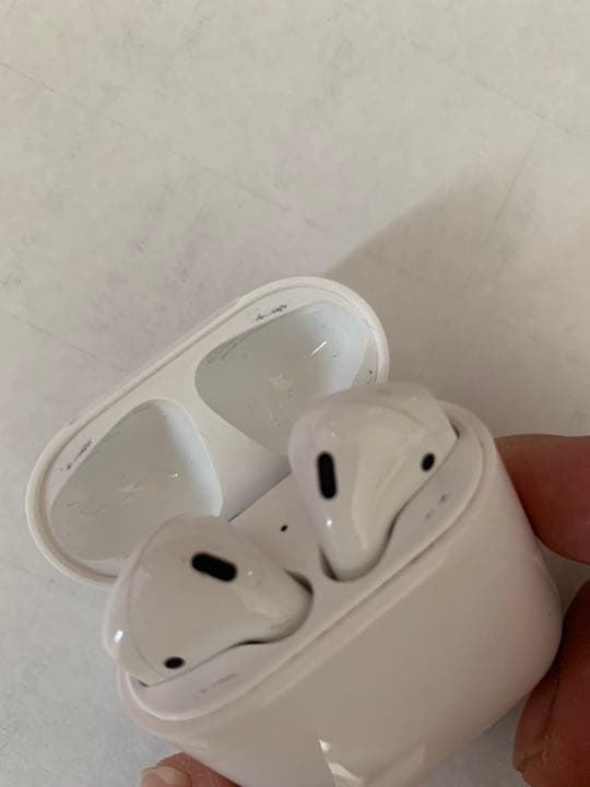 AirPods 箱つき