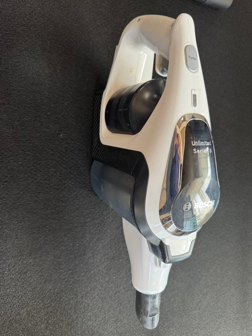 Bosch コードレス掃除機 充電器・バッテリー付き