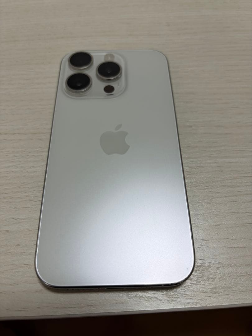 iPhone15pro ホワイトチタニウム128GB SIMフリー