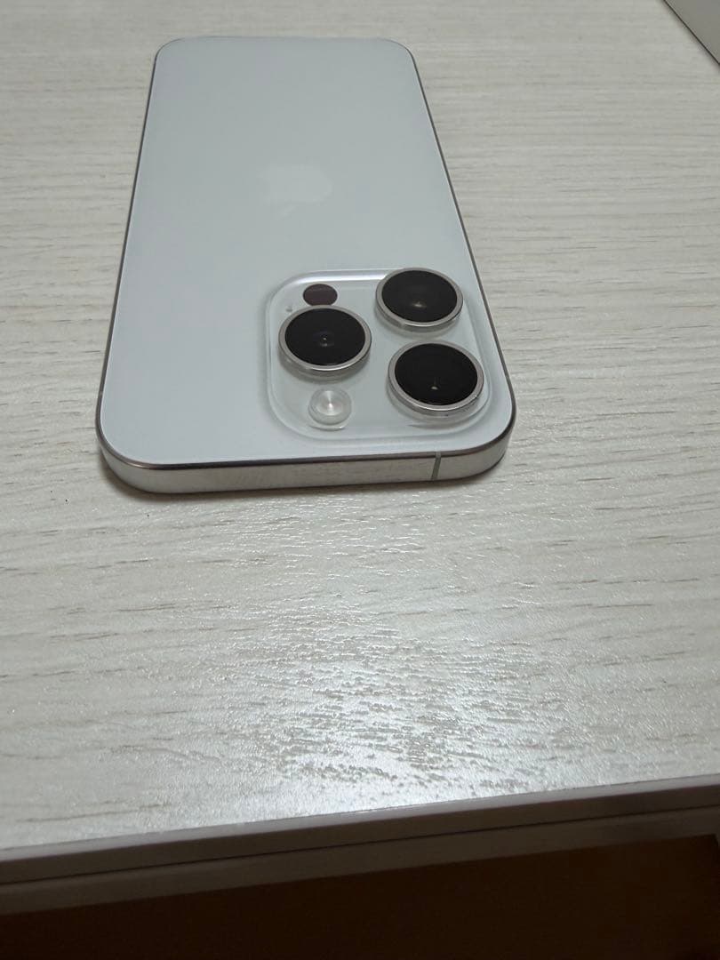 iPhone15pro ホワイトチタニウム128GB SIMフリー
