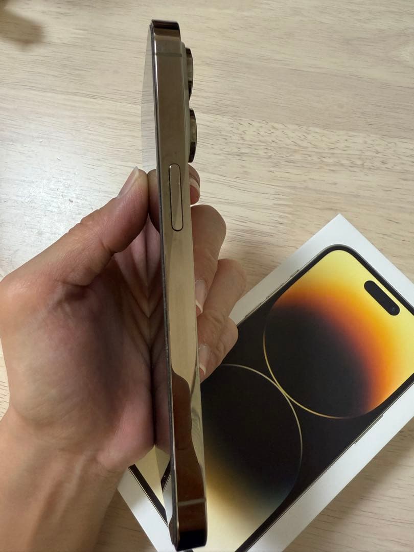 ケロさん専用Apple iPhone 14 Pro ゴールド　256gb