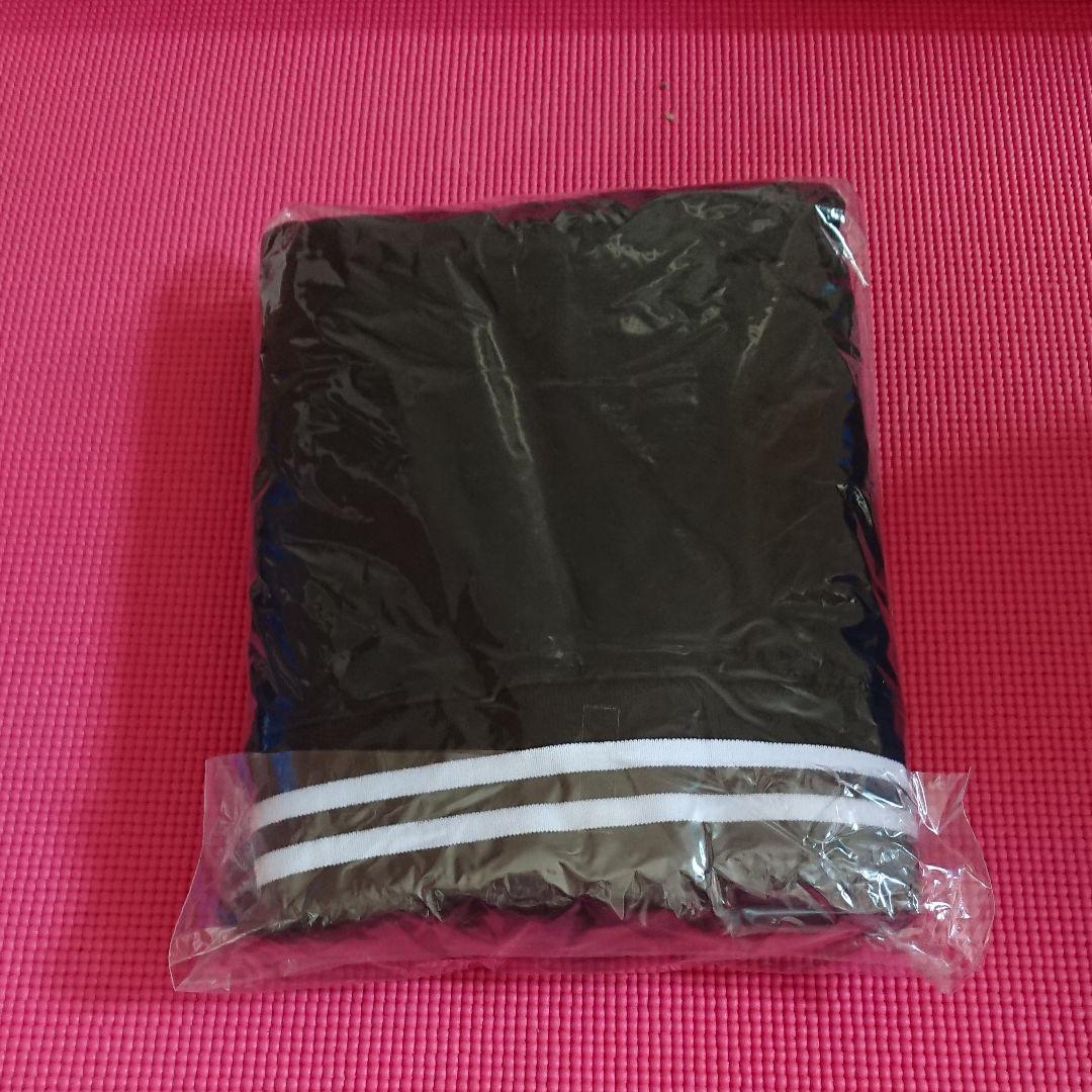 岩谷麻優さん パーカー