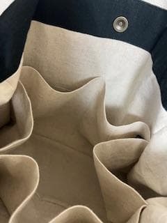 ハンドメイド　フリルショルダーバッグ　ブラック　リネン