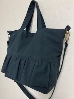 ハンドメイド　フリルショルダーバッグ　ブラック　リネン