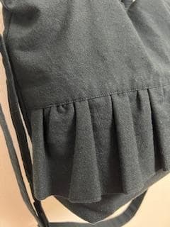 ハンドメイド　フリルショルダーバッグ　ブラック　リネン