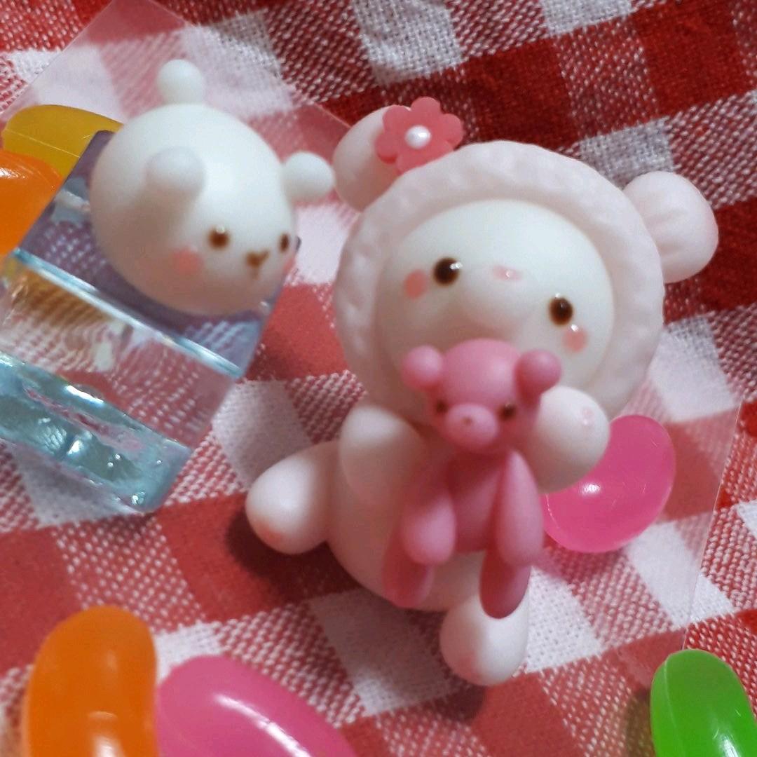 大好きなお人形をギュ～♡くまちゃん
