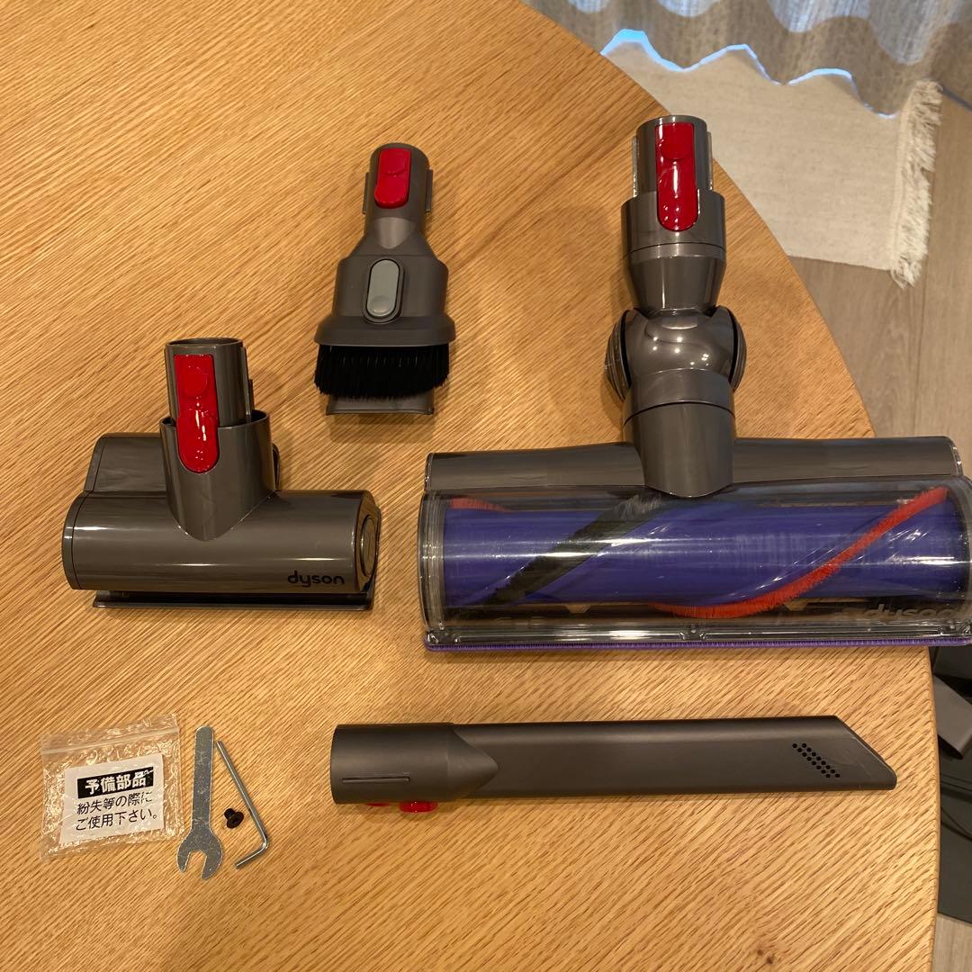 山崎スタンド、収納用ブラケット、充電器、V8ヘッド4点、取扱説明書　他