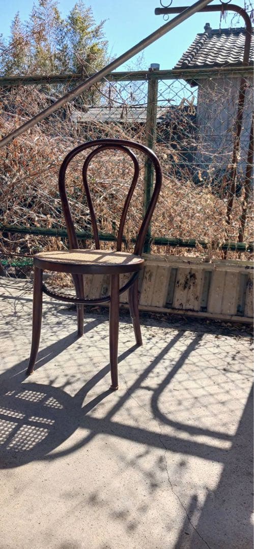 ①秋田木工 曲木チェア