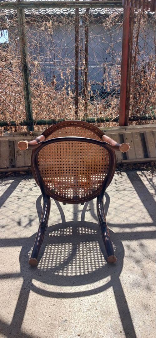 ①秋田木工 曲木チェア