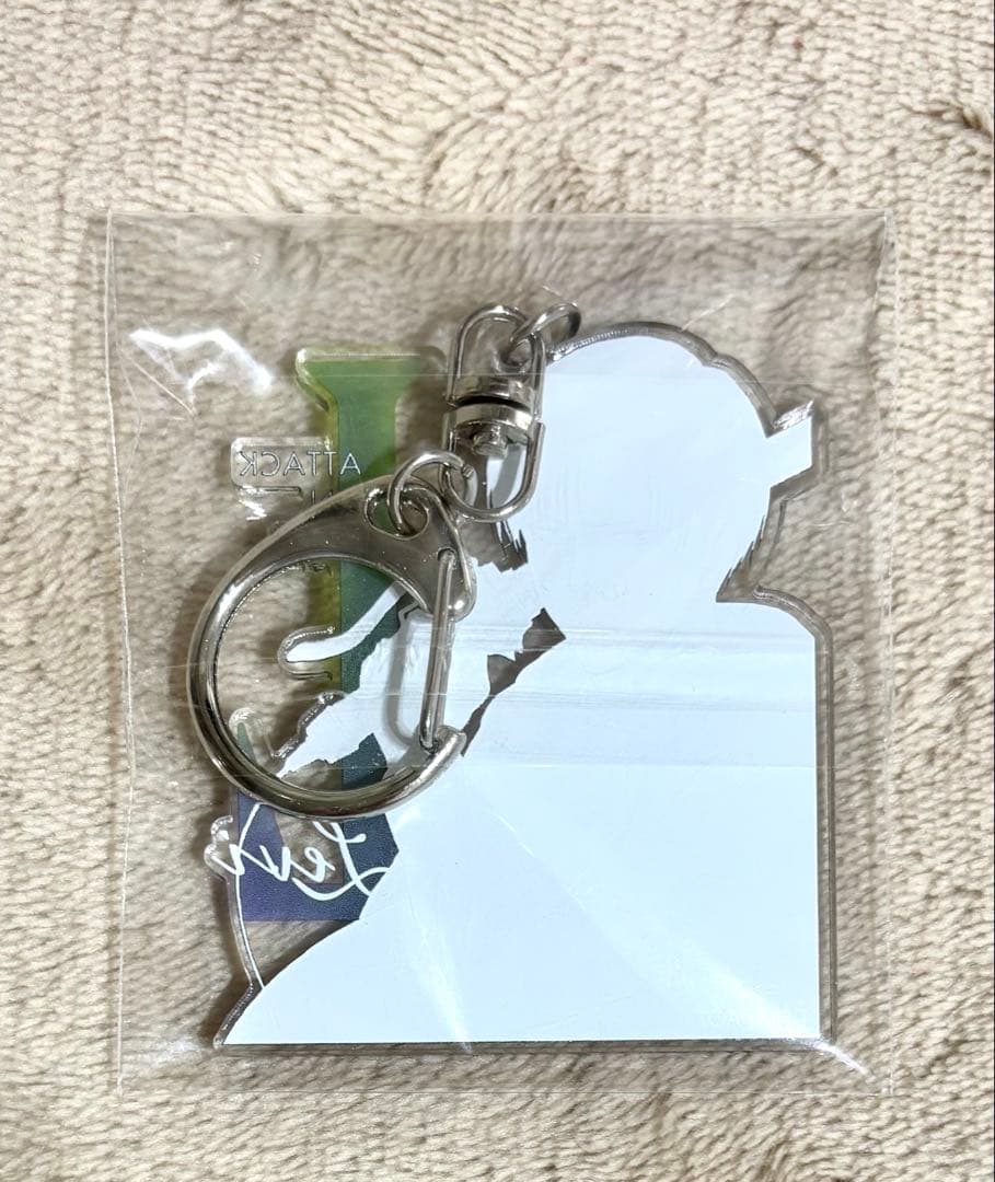 進撃の巨人　リヴァイ　アクリルキーホルダー　WIT STUDIO 原画 ②