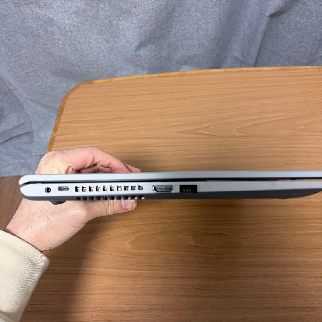 Windowsノート本体 Asus VivoBook X515EA i7-1165G7/16GB/512