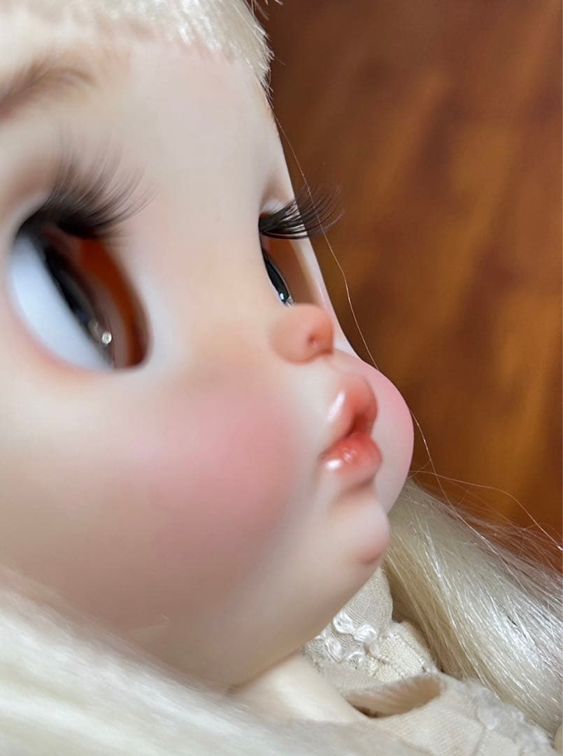 カスタムブライス 海外作家様 人形 ほっぺたがかわいい まんまる 丸顔 幼い