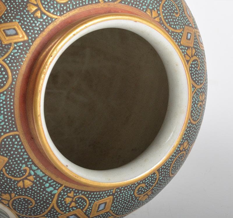 りの　九谷焼　清雅堂造　青粒　色絵秋草図　花瓶　共箱 M R4217