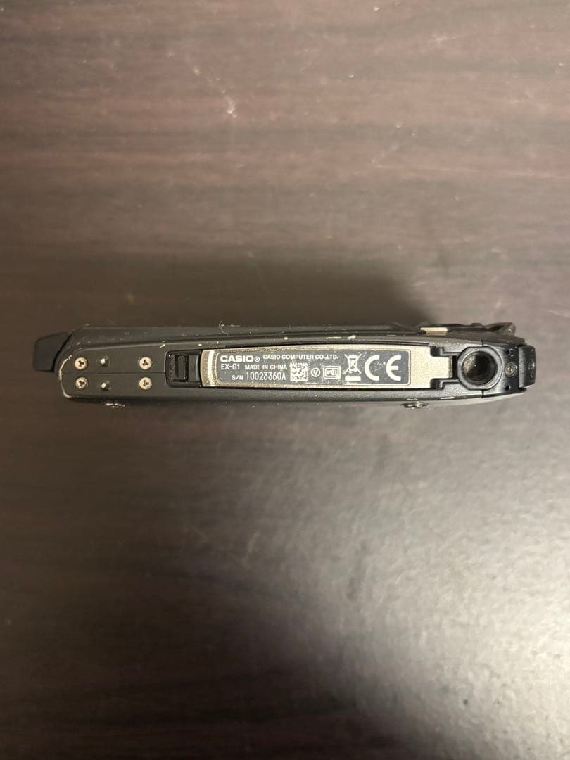 CASIO EXILIM 12.1メガピクセル コンパクトデジタルカメラ