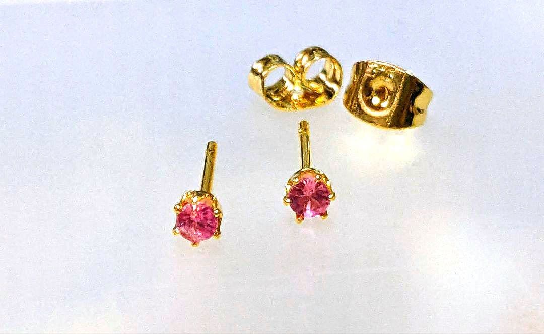 .:*心が踊る華やかな小花.:* 天然石アヤナスピネル スタッドピアス3㎜ ②