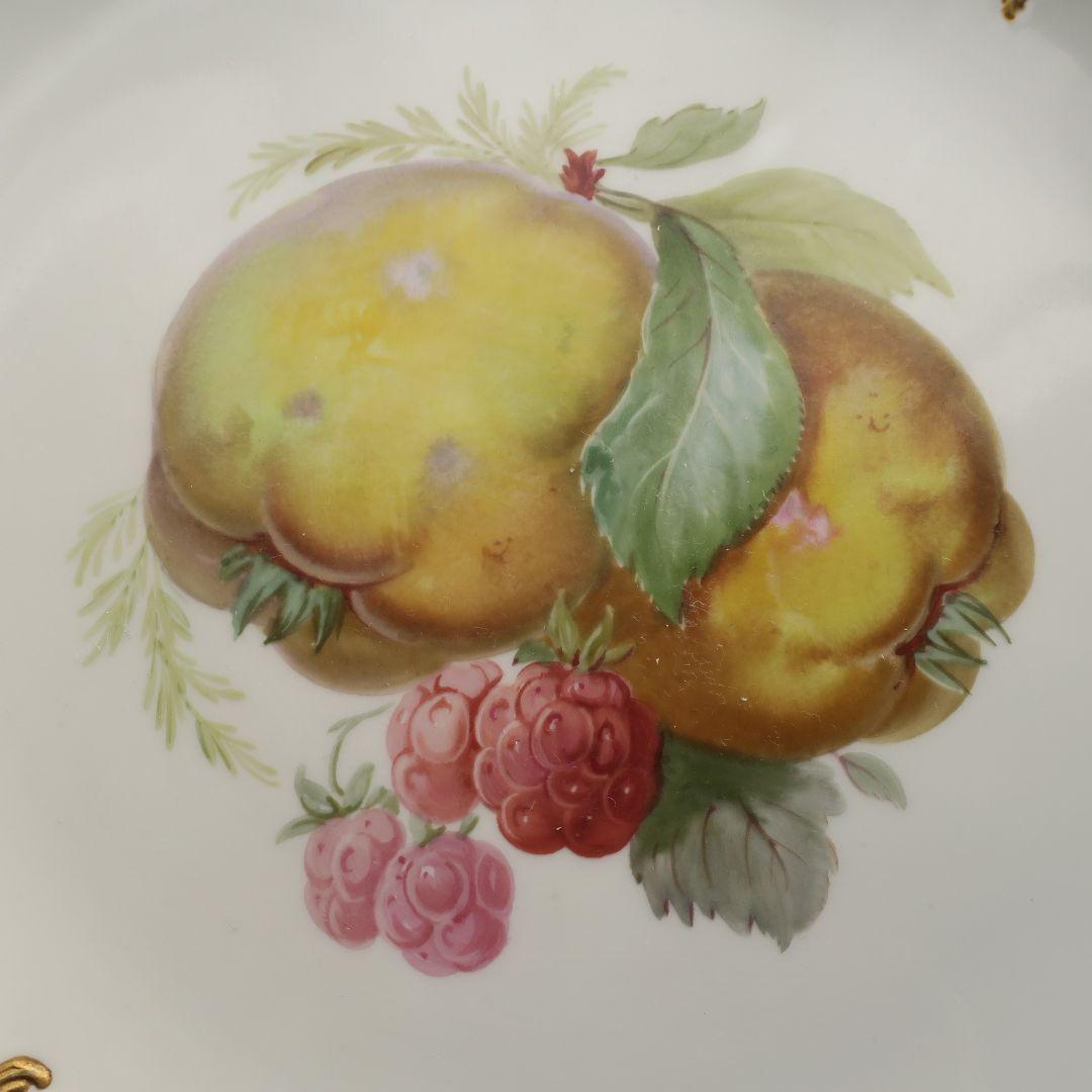 無限の生命力が表現されたKPMのフルーツ皿（22cm）