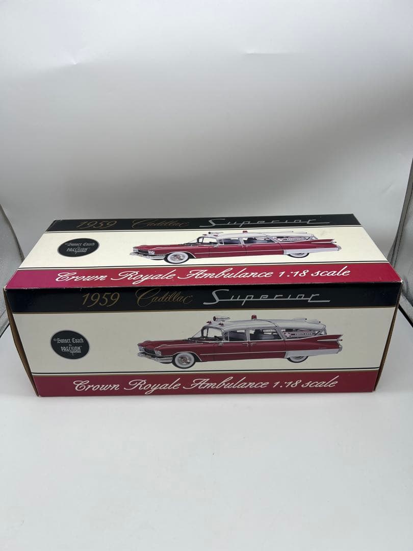 No11ミニカー1/18箱ありCadillac Superior Crown