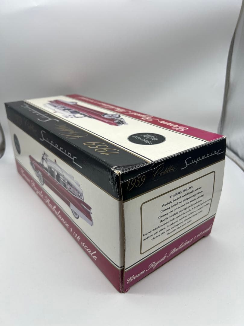 No11ミニカー1/18箱ありCadillac Superior Crown