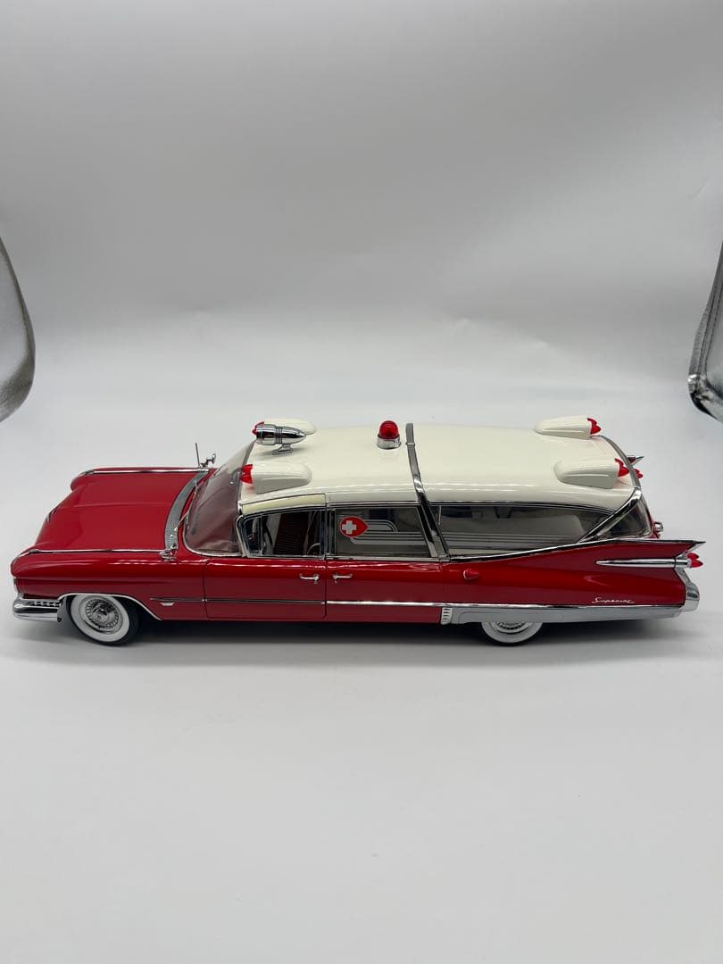 No11ミニカー1/18箱ありCadillac Superior Crown