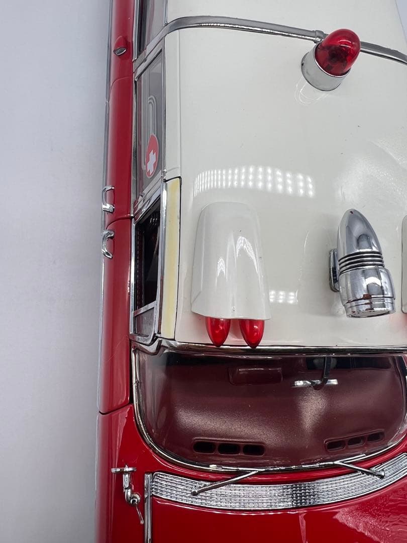 No11ミニカー1/18箱ありCadillac Superior Crown