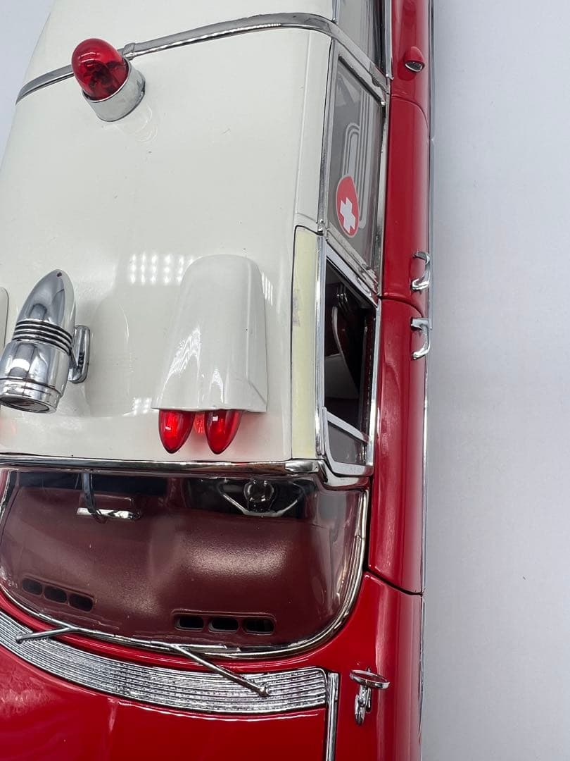 No11ミニカー1/18箱ありCadillac Superior Crown