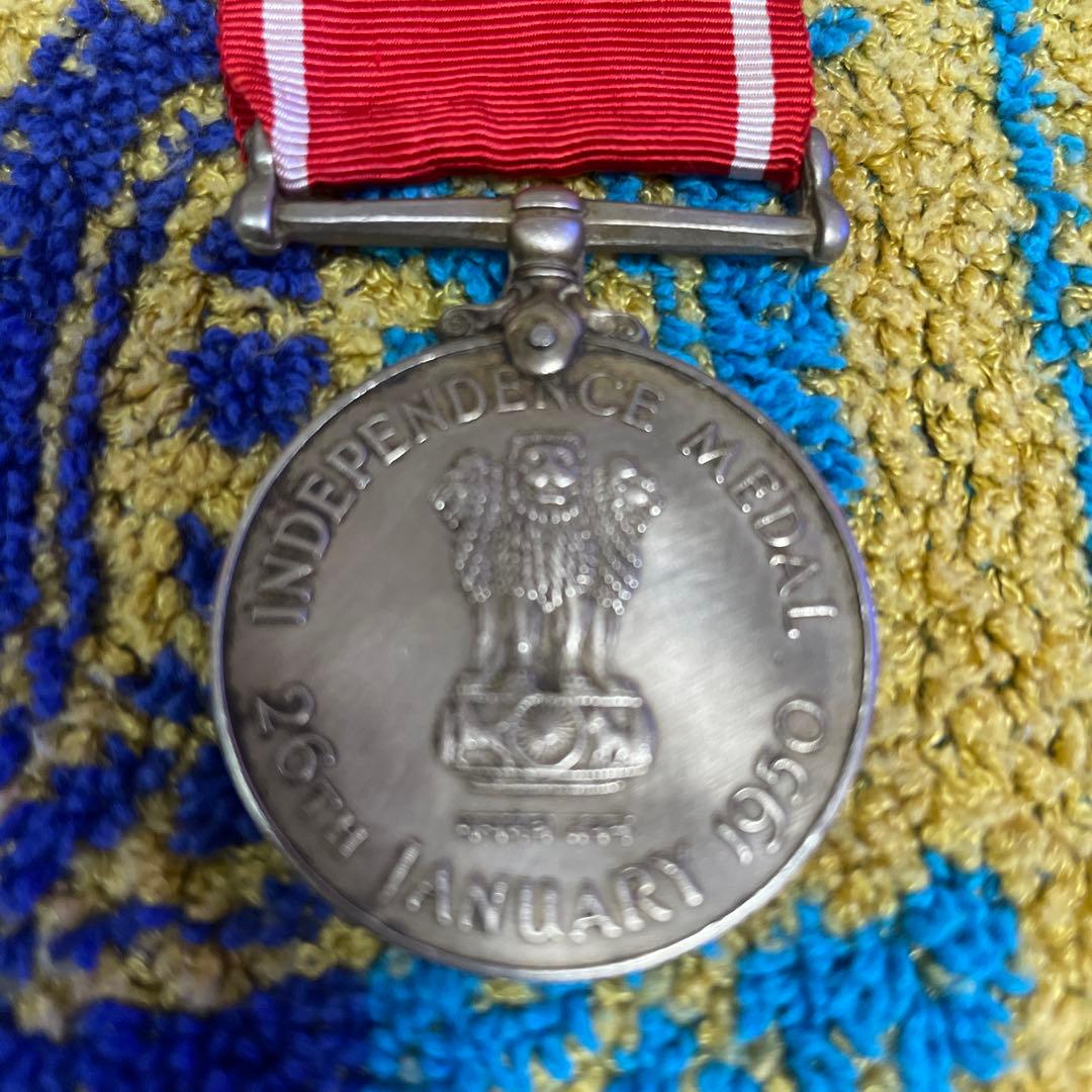 インド警察に対する1950年独立メダル　勲章　徽章