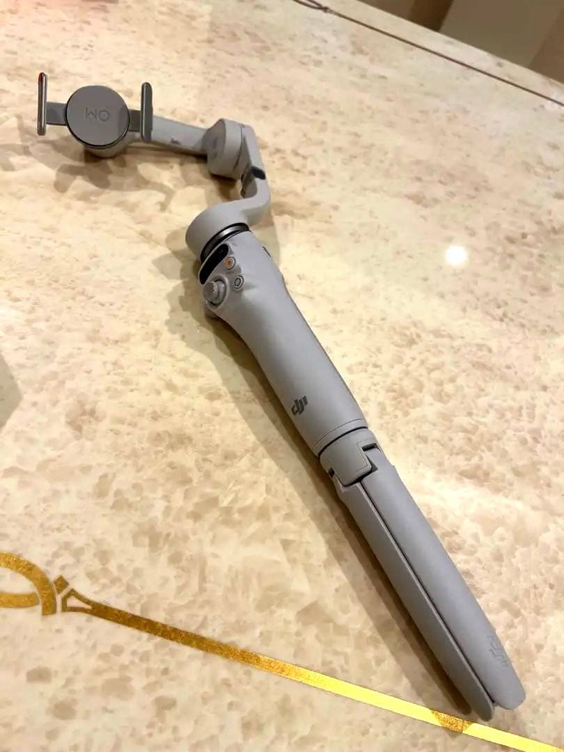 新品未使用 DJI スタビライザー 自撮り棒 スマホ マイク ライト セット