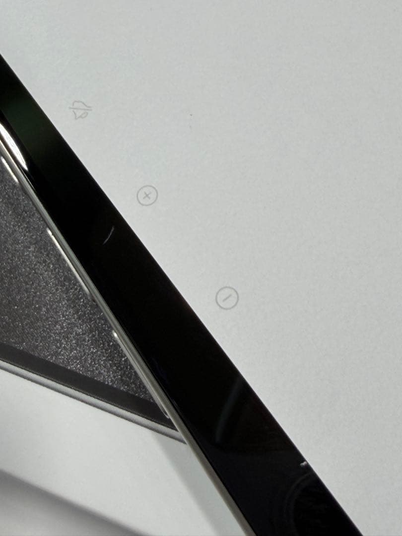 iPhone15 Pro 128GB ホワイトチタニウム　美品　SIMフリー