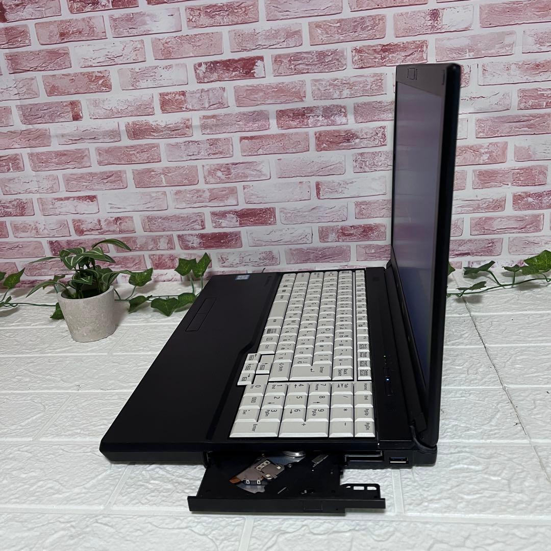 ★中古富士通 SSD256GB メモリ8GB★A576/PX ノートPC551