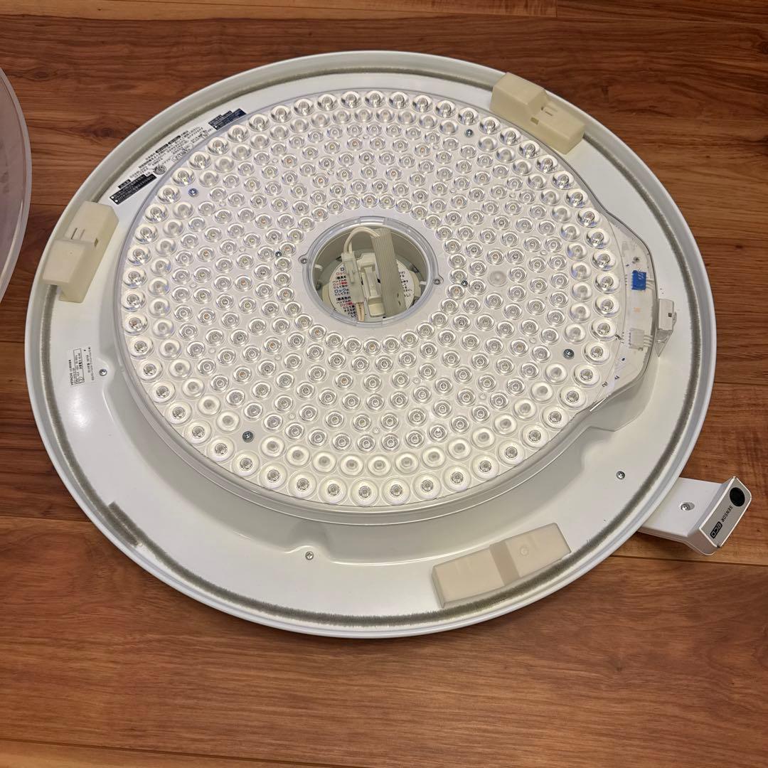 日立 エコセンサー付きLEDシーリングライト 天井照明 調光調色 12畳用