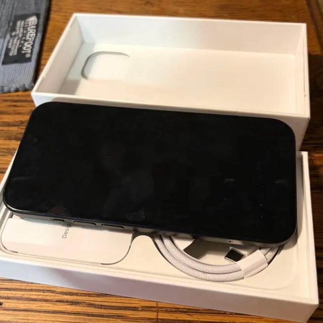 Apple iPhone 15 ブラック　256GB